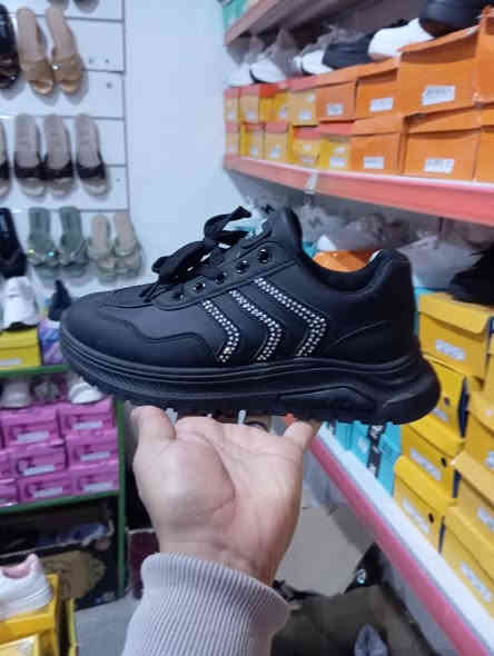 ✨ وصل حديثًا إلى محلات الغازي – فرع الأحذية ✨

أجمل تشكيلة أحذية وبوتات بناتي ونسائي
تصاميم عصرية تناسب كل الأذواق 👠👢
راحة عالية ✨ وجودة ممتازة
مناسبة للدوام، الطلعات، والمناسبات

✔️ متوفر قياسات متعددة
✔️ ألوان متنوعة
✔️ موديلات شتوية أنيقة

زورونا وخلي أناقتچ تكمّل من محلات الغازي 💖

📍 محلات الغازي – فرع الأحذية
الموقع : شميط -الشارع العام-مقابل اسواق باسم العيدان 
للاستفسار: ***********
0782839335
