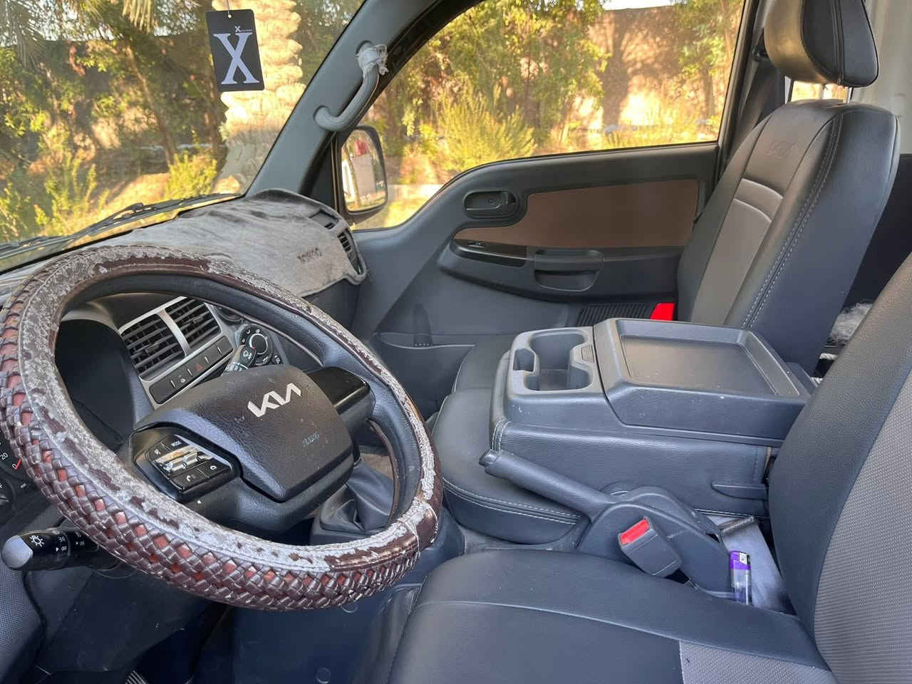 السلام عليكم للبيع كيا بنكو موديل 2025 

عداد 11 الف كيلومتر أخت الجديدة 
 
رقم بغداد المرغوب

محرك 2700 

كير عادي

مقاعد جلد  

شاشة مسجل  اصلية

كامرة خلفية

حساس خلفي

جام كهرباء

تحكمات ستيرن 

سستم الوجه كامل

دوشمة داخلية كشنات وأرضية 

مكان السيارة كربلاء 

مكفولة كفالة عامة 

للأستفسار الاتصال على الأرقام :

 ‭0780 393 9651‬

‭0771 054 7586‬
