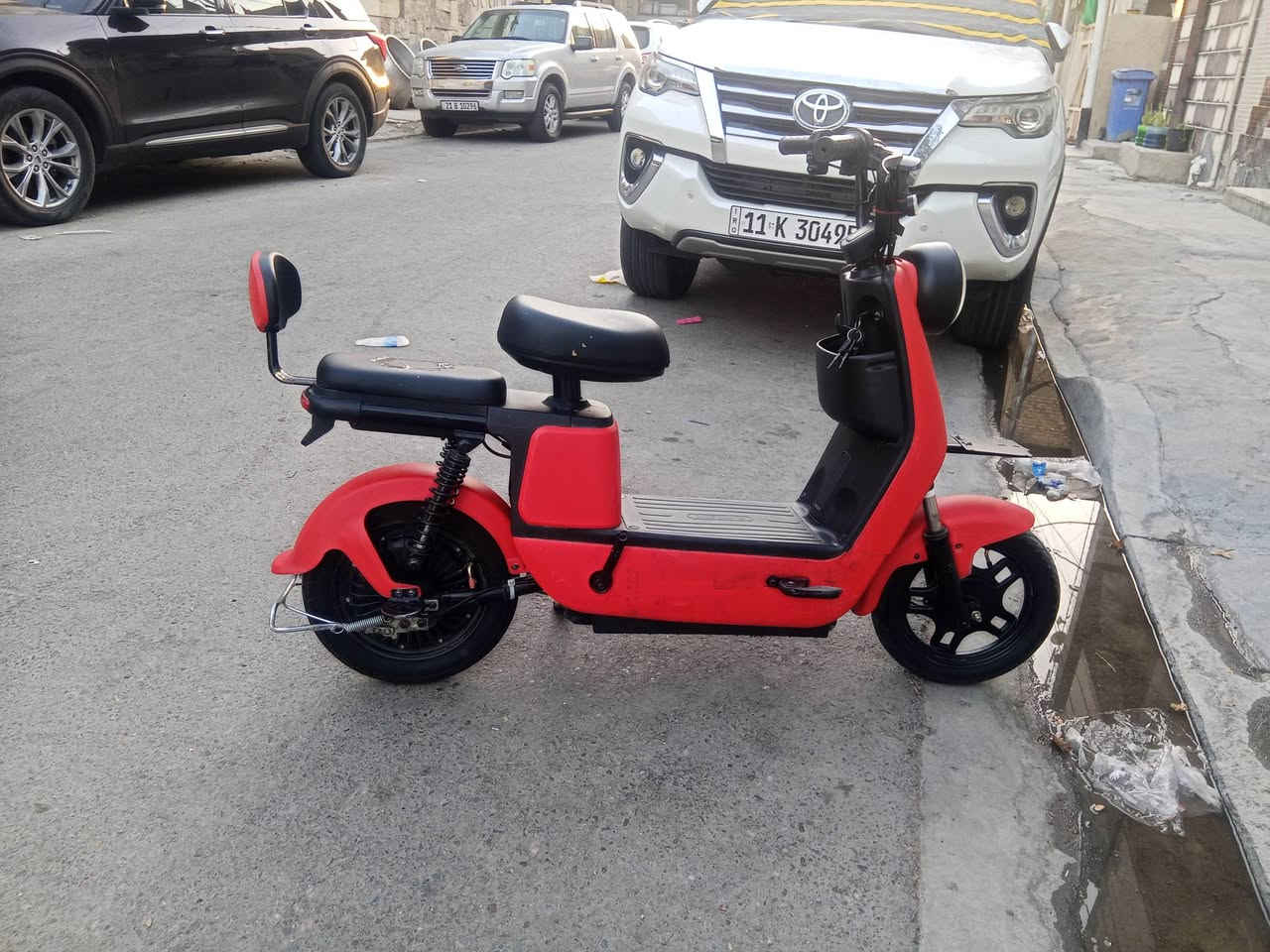 دراجه حجم 14
موديل 2024
سرعه 45 حقيقي 30
بطاريات 2 جدد اليوم بدلتهن 
بريكات كلش خفيفه تروح للمصلح يضبهن الك
دراجة RAYAN 
شاحنه تقره الشحن اصليه
لايت كلش قوي
بيها نشره بلايت من تطفي اللايت تشتغل
السعر مالتها 270 بيها مجال 
(اذا اكو مراوس راسلني) 
رقمي. 
***********
