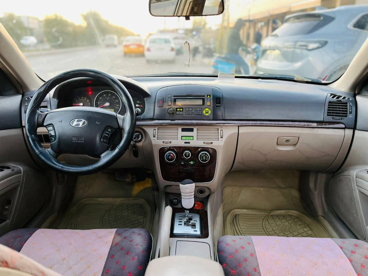 السلام عليكم سوناتا 2007وارد امريكي كلين مكفولة كفالة محرك كير تبريد رقم جديد توني محول رقم لانكليزي لسعر 90 وبيها مجال
رقم الهاتف:***********
