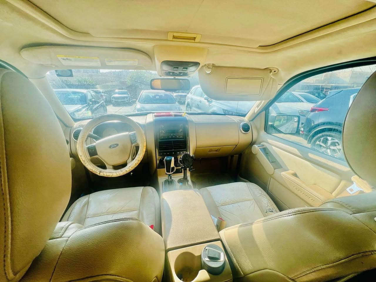 فورد اكسبلور 2010 بغداد

فورد اكسبلورر وارد خليجي فتحة سقف سبعة راكب كشن جلد لون بيجي موديل 2010 تبريد قطعتين سبعة راكب رقم بغداد تحويل ثاني يوم السعر (125) ورقة للتواصل
 واتساب ***********
مكاني بغداد
