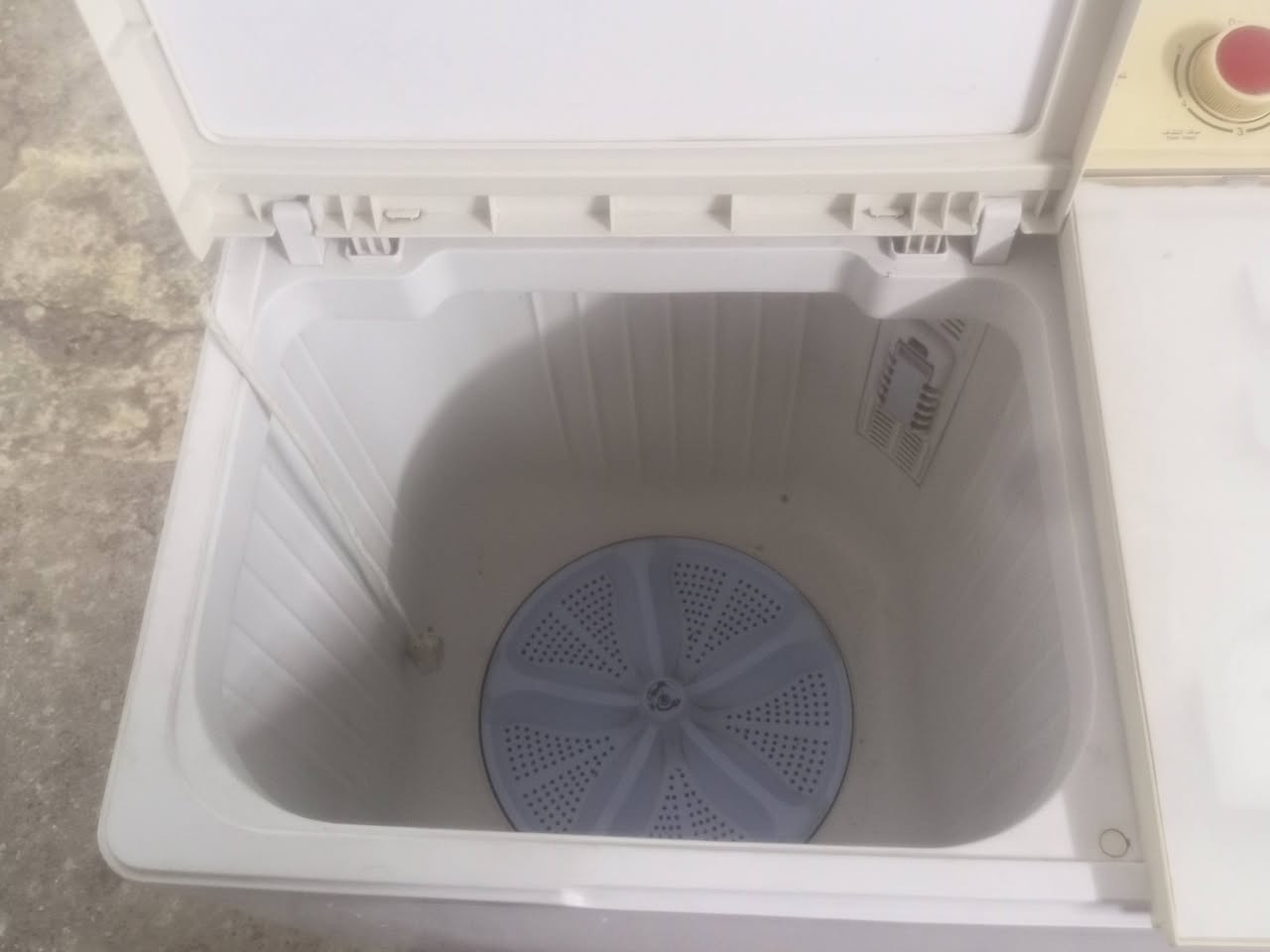 متاح قساله مستعمله شي قليل نضافه كدام العين مكاني حي القدس ***********
