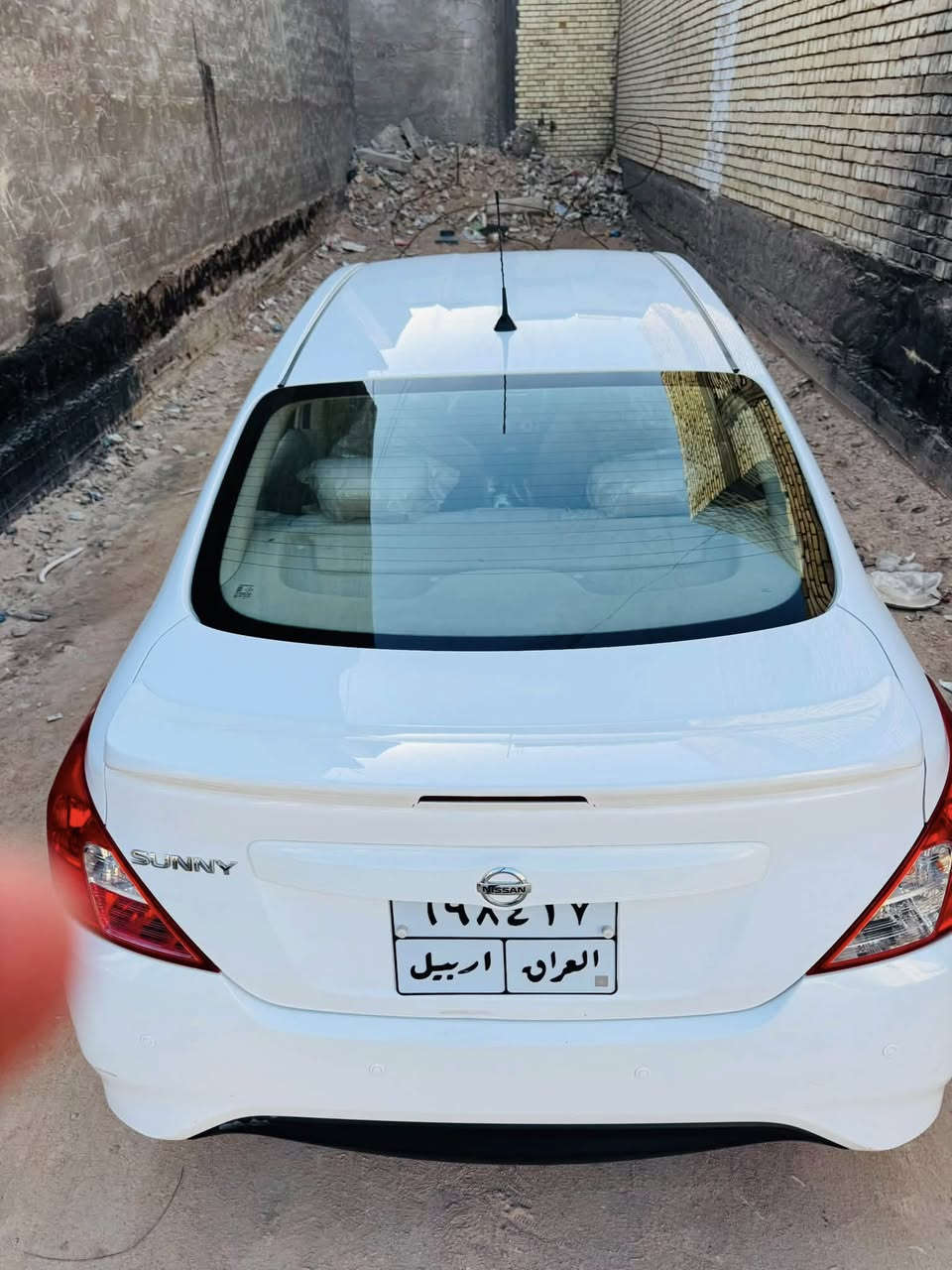 نيسان صني 2022 ابيض اللون ماشية 188 الف السياره نضيفه كلش دواخل نضيفه والخارج بيها اصبع بارد بالجاملغ الخلفي تخم تاير جديد سنوية 2028 اربيل بأسم شركة السيارة وكالة بأسمي مكاني نجف السعر 110 وبيها مجال 
***********
