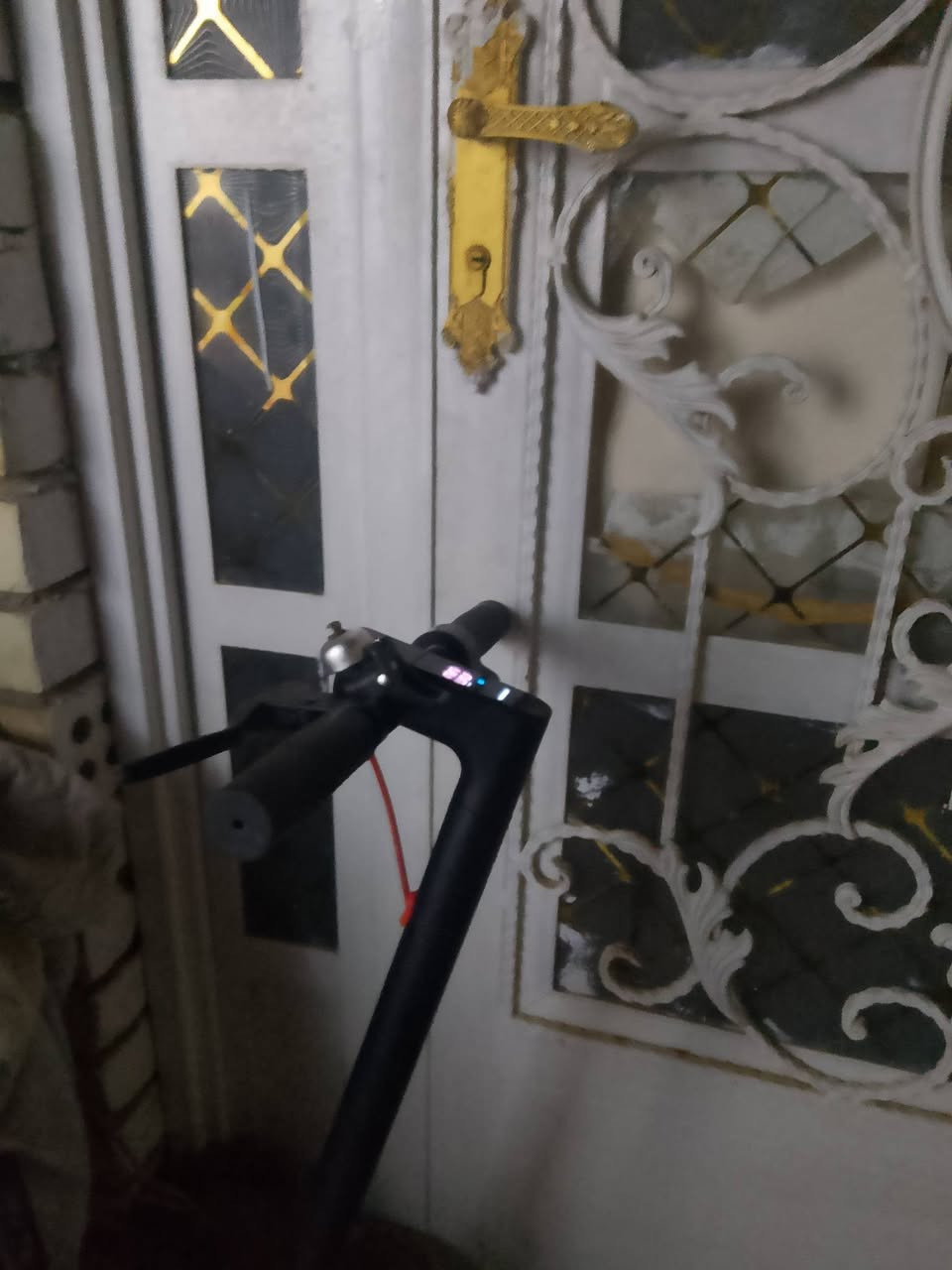 سكوتر شحن كهربائي شاومي البيع يكون 3سرع اول سرعه تمشي 10ثانيه 15ثالثه 45حقيقي هاي السرعات و+بي نضام تفبيت سرعه وبي نضام من يحمه يشتغلك انذار تخلي طافي فد5دقايق وتطلع هاذي اذا رحت بي مكان بعيد ويحمه الملف والايت مالته اذا تشغله مكان بي كلوبات يضل ينطيك مسافه قريبه واذا تشغله مكان بعيد هو من وحده يضل ينطيك ابعد حتى تشوف+البطاريات ليثيوم البريك مالته بل مكان بي بلوتوث وفي جرس البريك بي امامي وخلفي وفي ستاند ويطبق+2026السكوتر اخر اصدار وجديد بس اني صار عندي ضرف وحتاجيت فلوسه واريد ابيعه ولله لو ما محتاج فلوسه ماابيعه السعر يكون 250وبي مجال الطيبين حك الجيه عليه ويتحمل وزن 160كيلو ويفيد وعملي وين متريد يوصلك


**إذا كنت صاحب هذا الإعلان وتريد حذفه لأي سبب، رجاءا أرسل رسالة إلى الدعم الفني**