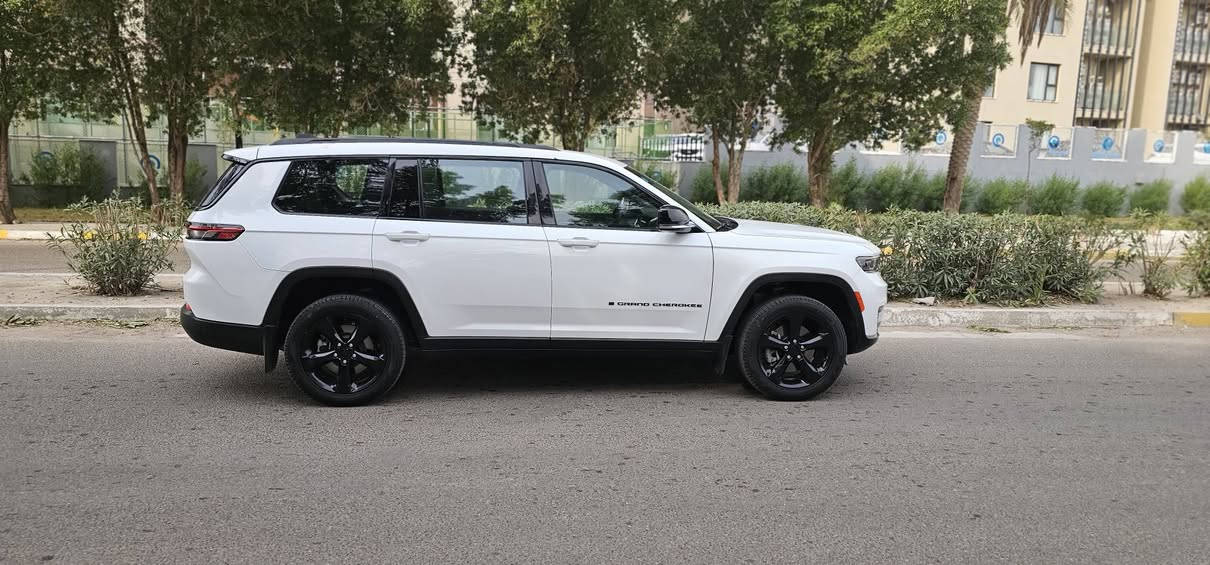 جيب لمتدد 7 راكب موديل 2024 وارد أمريكي داخله [ كتاب ذو الشهداء ] وكاله عامه للمشتري حادثها موضح بالصور تبديل بنيد او جاملغ امامي الايسر والجاملغ الامامي الايمن  امبدلات او مصبوغات ايرباك دركه او دشبول ضاربات ومصلحات رقم بغداد الجديد الشواصي مكفولات السياره جاهزه    ماشيه 19 الف ميل
المواصفات 
مكينة V6 3.6
دفع رباعي 4X4
بصمة تشغيل
تشغيل عن بعد
ويل قياس 20 انج
شاشة كبيرة قياس 10.1 انج
نظام الخرائط GPS
رادار امامي وخلفي وجنبي نقطة عمياء 
كوشنات ذاكره
مانع تصادم خلفي وامامي
حساسات خلفية 
توقف ذاتي
هاند بريك كهرباء دكمة
نظام Auto Start
كشنات جلد منفصل VIP
الكشن الأمامي تحكم كهرباء اوتدفئه
كشنات خلفية تدفئة 
تحكم ستيرن جهتين
ستيرن شفتات وتحكم كهرباء
شاحن وايرلس 
إنارة داخليه محيطيه 
لايت زنون LED
 السعر 250 ورقه بيع او مراوس حسب  القناعه مكان السياره بغداد حي العامل من جهة السريع مقابيل مسبح الرافدين
للاستفسار 
***********
