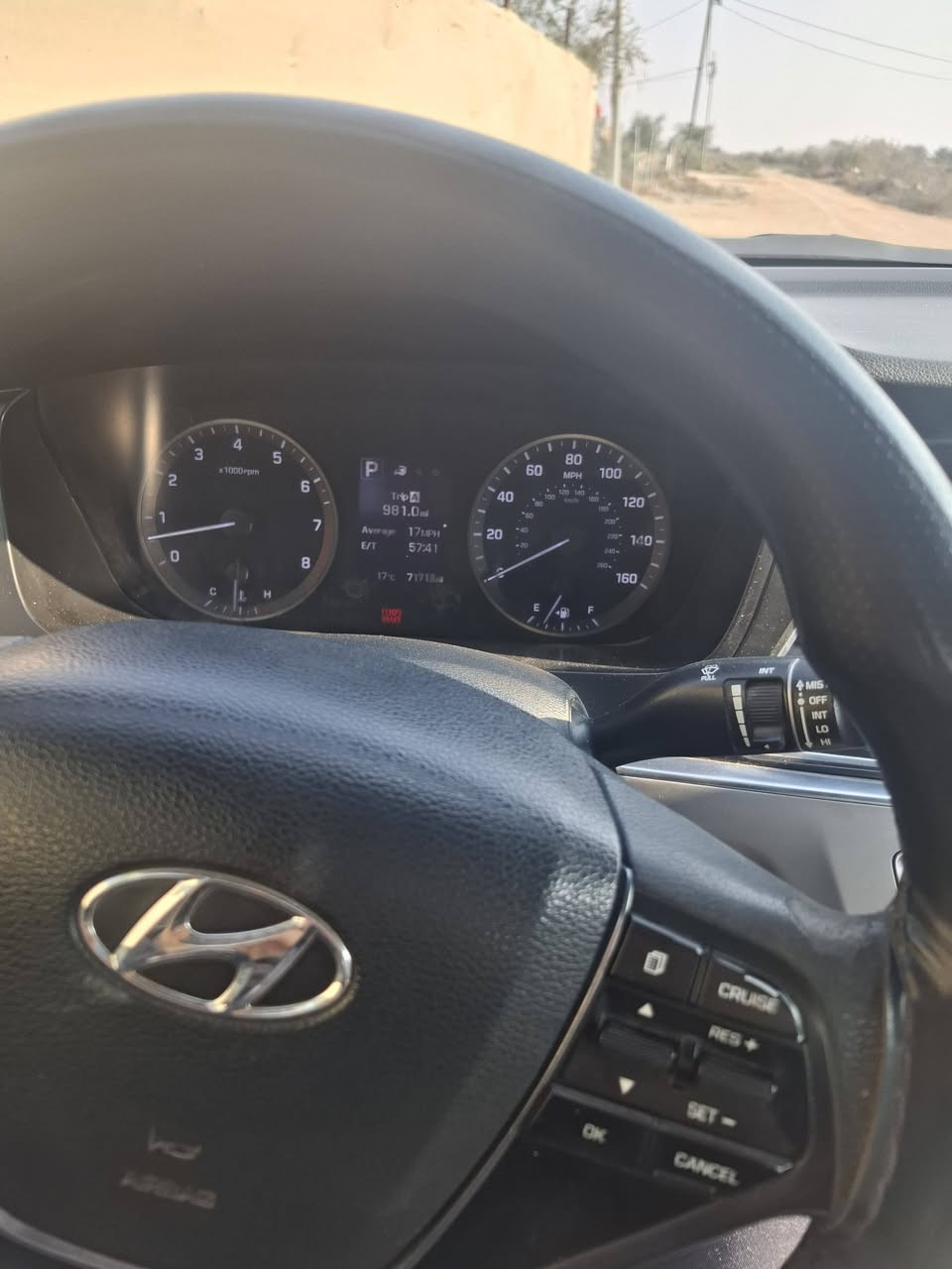 سوناتا ٢٠١٧ وارد الحادث باب وجاملغ جهه السائق فقط بجم كبس
***********
