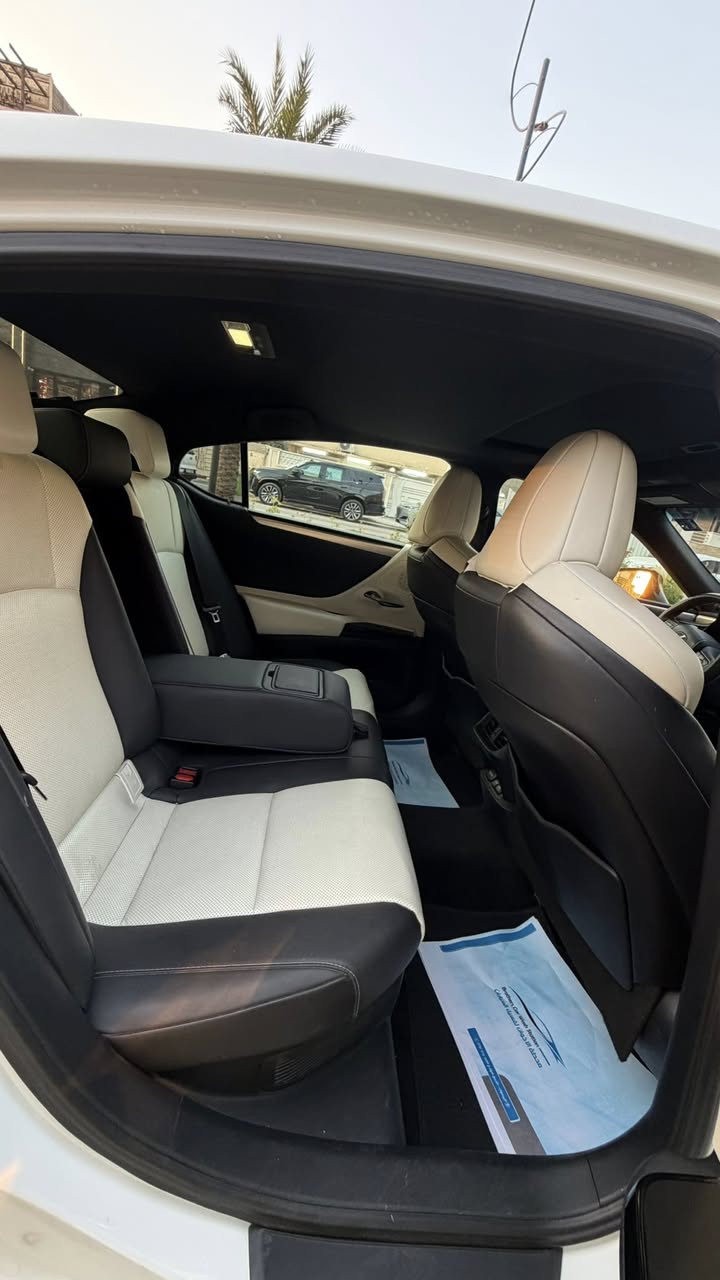 ‎السلام عليكم
‎لكزز  ES300h  2023
فئة F SPORT مميزة وارد أمريكي
رقم بغداد مميز 
‏‎اللون : أبيض 
‎عداد المسافة : ٢٤ الف ميل 
‎ السيارة مكفولة من اي نواقص كلة بشرط✅
السيارة بدون قطرة صبغ  فقط بارد بسيط  ✅
السيارة بدون ايرباك ✅ 
‎المواصفات : 
‎فـول فـول مـواصـفـات 1/1
‎‏‎فتحة سقف سلايت 
‎‏‎ابواب بصمة
‎‏‎بصمة تشغيل 
‎تشغيل عن بعد 
  ‎‏‎شاشة دشبول ديجيتال 12.3 انج
‎شحن وايرليس
‎كير شفت ستيرن
‎هاند بريك بصمة
‎اوتو هولد    : Auto Hold
‎‏‎اوتو ستارت : Auto Start
‎‏‎اوتو ستوب  : Auto Stop‎
‎‏‎رادار امامي (تحديد مسار)
‎‏‎رادار جانبي  (نقاط عمياء)
‎‏‎رادار خلفي (التحذير من الاصطدام)
‎‏‎حساسات امامي 
‎‏‎حساسات خلفي 
‎نظام : Eco
‎نظام : Normal 
‎نظام : Sport
 ‎كشنات جلد ابيض
‎‏‎كشنات كهربائي
‎‏‎كشنات خزن ميموري 
تبريد ‎‏‎كشنات 
 تدفئة ‎‏‎كشنات 
‎تحكم ستيرن 
تدفئة ‎‏‎ستيرن 
‎‏‎تبريد لمس  منفصل 
‎مري شفط‏‎
‎صندوق كهربائي 
‎‏‎لايتات ليد عدسة ذكية عند الاستدارة
‎‏‎بكلايتات LED 
‎‏‎ويل كروم
‎وبعد هواية مواصفات 
مكان السيارة : بغداد 
‎‏‎‏‎للاستفسار اكثر الإتصال 
***********
