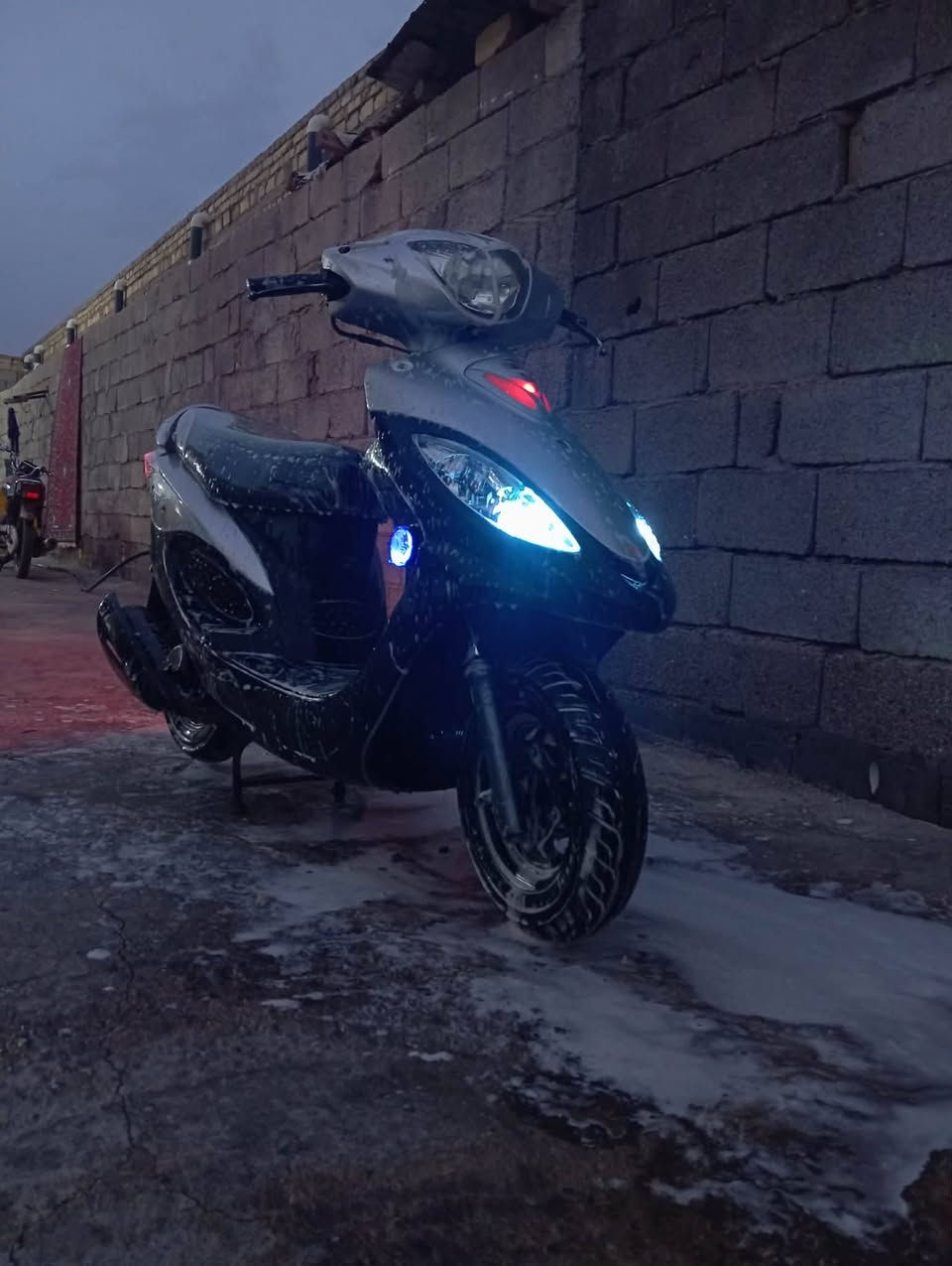 دراجه كامكو 2014 مكفوله كفاله عامه بعدهي زيرو كهرباياته كله شغاله مكينه مكفوله واني مكلف بل نشر هذه رقم راعيه ‏‪0 776 618 0626 مكاني ميسان المجر الكبير
