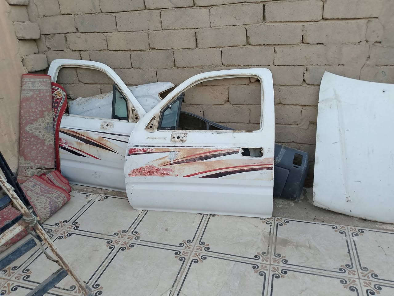 سلام عليكم عندي بيبان وبنيد بيكم جمره رقم الهاتف *********** المكان ناصريه غراف
