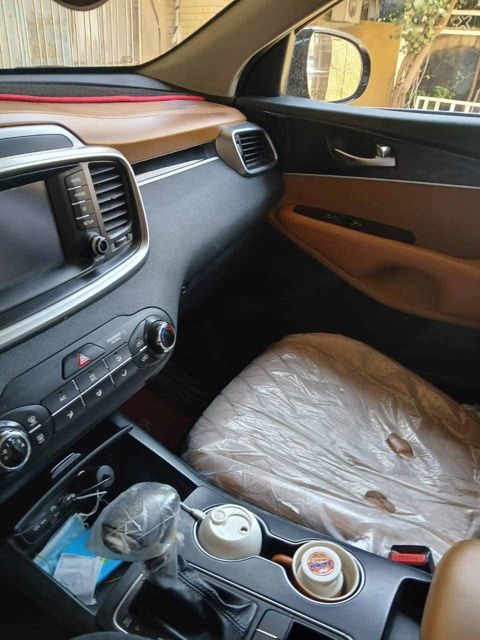 السلام عليكم سورينتو موديل2019وارد امريكي بيه جاملغ وربع من البنيد للبيع سياره اي نقص مابيها تجي تشوف بعينك السعر 175مجال بسيط كلش رقم صاحب السياره ***********
