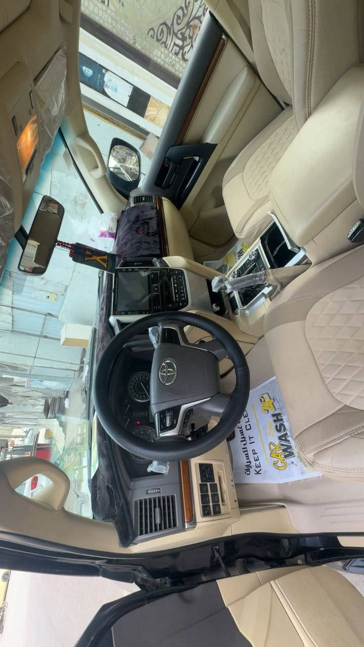 سلام عليكم لاندكروز موديل 2017 ماشيه 134بريم اصلي ام difdi فول مواصفات عنواني بغداد رقم ***********
