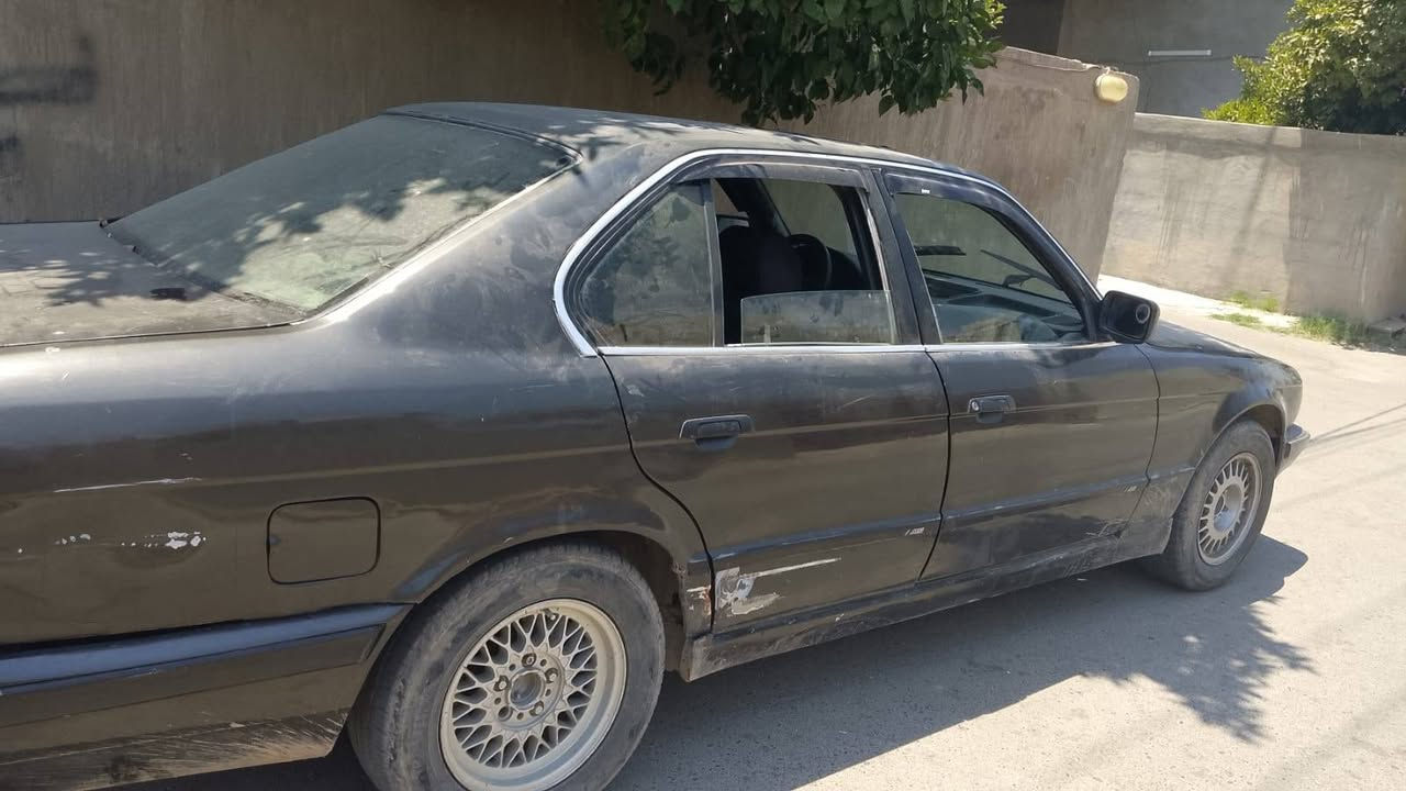 للبيع بي ام دبليو ٥٢٥ موديل ٩٠ محرك مفتوح كير عادي رقم بغداد مشروع وطني مكاني بغداد للاستفسار /*********** السعر ٢٦
