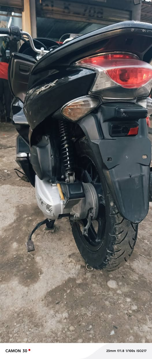 السلام عليكم PCX جيل الاول دراجة خير من الله مال جناي ماشية ٤٦الف حساس زدحام شغال وحساس ستان صفح شغال معدل وشلعة خير من الله مكينة خير من الله سعر 1300بيهة مجال تجي وبخدمتك مكان 📍حي البتول تصال ***********
