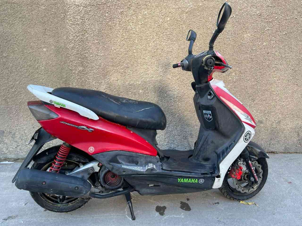 سلام عليكم  سكنس نثيه بلاديه
دراجة شلعه معدل كهربائيات
 كلهه شغاله بلاديه أي نقص مابيهة
جيب فيتر وتعال افحص
العنوان بغداد مدينه الصدر  
قرب مستشفى الشهيد الصدر
للأ ستفسار : ***********
