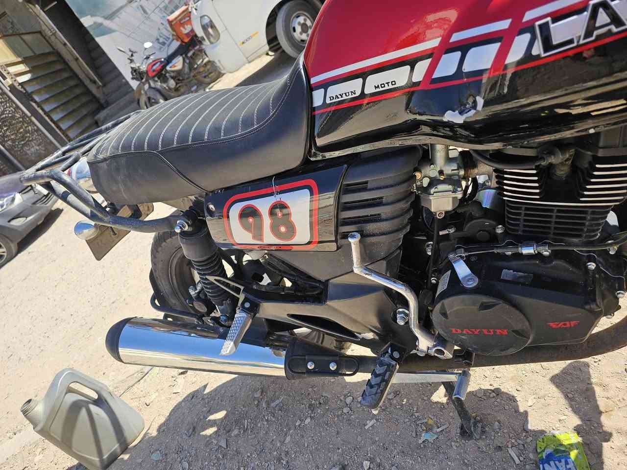 سلام عليكم 
دراجة دايوان لاتي للبيع موديل ٢٠٢٥ مسجل بأسم ماشي ٣٤ الف كل بي نضيف بس مره وكع على صفحه اليمين وكل شي موضح بالصور
مكان بغداد الغزالية 
***********
