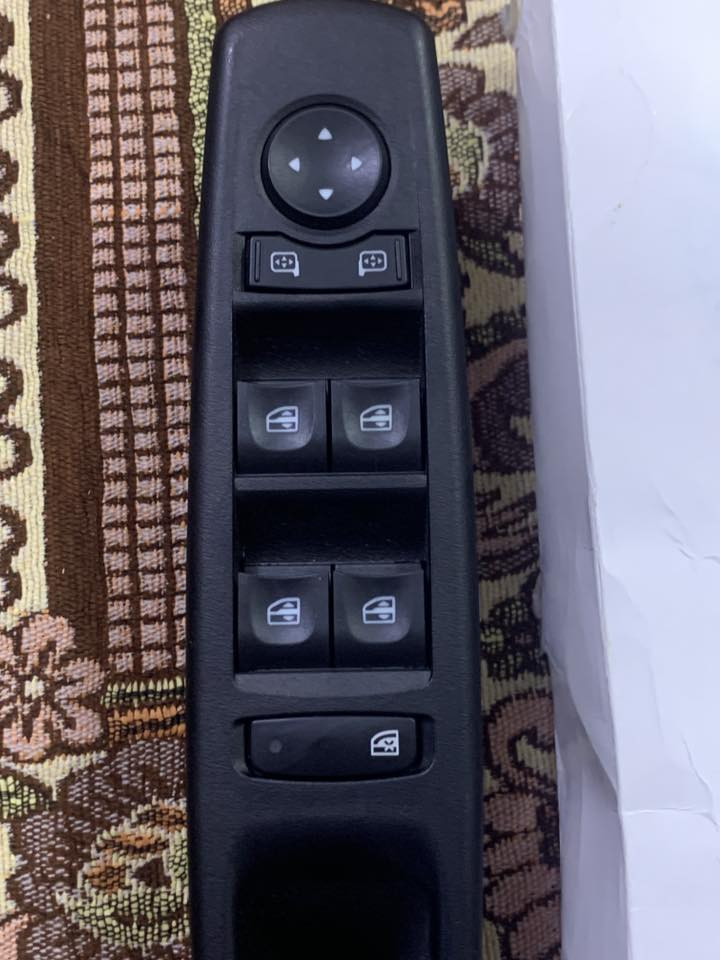 السلام عليكم كنترول جام مال رينو فلونيس جديد ماستخدم السعر 25 العنوان بغداد الكرخ للتصال***********
