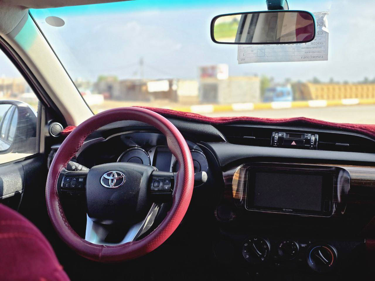 سلام عليكم
هايلوكس للبيع
كفاله عامه......  مرفق مع السونار
موديل 23.. ساز عراقي
سنويه ل.... 2030
سياره بسمي مداور ثاني يوم
رقم نگليزي للعلم صور السيارة قبل شد الوحات 
ماشيه.. 64. Km
نوع القيادة گير عادي
غير متواجد على الفيس
للاستفسار الاتصال على الرقم
***********
