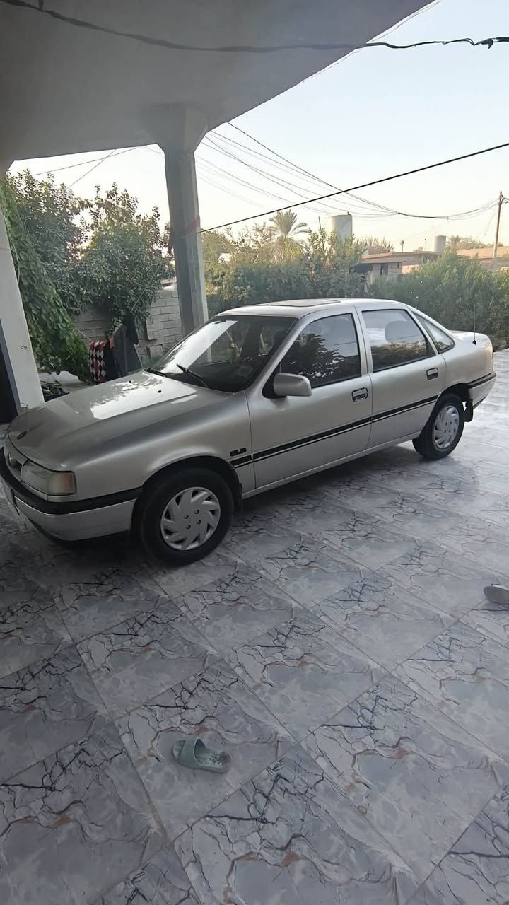 السلام عليكم اوبل فكتره حجم 16 السياره مكفوله من اي ضربه أو تبديل السياره كلش نضيفه  صدر جديد تايرات جديده كير محرك شرط مشروع وطني السعر 47 للستفسار ***********/***********
