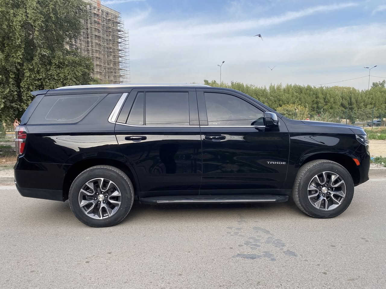 تاهو ٢٠٢١ خليجي وكالة فئة LT
محرك 8سلندر 5.3 المرغوب

مواصفات:

بانوراما+بصمة تشغيل وأبواب 

1-لايت ليد 

2-نقطه عمياء

3-تحديد مسار

4-تنبية و فرملة ذاتية

5-كشنات تدفئة 

6-نظام تحكم بالتكييف من الشاشه 

7-نظام ابل كار بلي 

8-كاميرات 360 درجة

9- وضعيات قياده 

10-اوتو ستارت 

11- هاند بريك كهرباء 

12- كشنات جلد اوف وايت 

13- مثبت سرعة

14- كشنات كهرباء

15-سستم سماعات BOSS

16- تحكم سيرن كهرباء

17- سنتر لوك على 4 ابواب 

18-تحكم بالتكيف الخلفي منفرد عن الامامي

19- شاشة كبيرة+خرائط

20-ذاكرة خزن المقعد 

21-حساسات امامية و حساسات خلفية

22- ترحيب عند الاقتراب 

24- بصمه تشغيل ذكي 

25- خمس بصمات على الابواب 

26- فتح الصندوق اوتو عند الاقتراب 

27- مراة كهرباء 

28-شاحن لاسلكي

رقم بغداد مشروع وطني( بسمي تحويل تحويل ثاني يوم)

السياره ماشيه ٧٨ (وشاد الها مكينه جديدة جدا ماشيه فقط ١٣   ألف ) 
نضيفة جدا بدون نقص مال جناي

السياره مكفولة من الصبغ والضربة والتبديل 

إستفسار أكثر اتصل على الرقم

السعر٤٨$ ألف وبيه مجال ان شاء الله 

مكان السيارة بغداد الكاظمية

*********** متوفر واتساب
