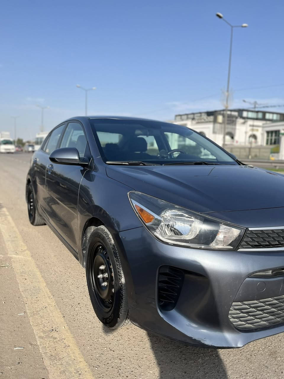 لبيع كيا ريو KIA RIO 2020 🚙
-رقم اربيل الجديد - هزة جديدة 

-لون فيلي 
- محرك ١٦٠٠ GDi 
-ماشية 101 mi
-ايرباك سليم 💯
- بجم كبس 
حادث خلفي 

    •     شاشة لمسة 7 انج 
    •     كاميرا خلفية 
 • بلوتوث + USB
 • مرايا خارجية تحكم كهربائي
 • زجاج كهربائي لكل الأبواب
 • نظام صوتي (AM/FM/MP3)🔊
    •     مثبت سرعة 

-تفاصيل سيارة واضحة بالفديو والصور ✨

-سيارة عليها ادامة كاملة صدر امامي خلفي ماي زيتي دهن جديد اصلي اطارات جديدة محرك لا يبخر ولاينقص دهن جاهزة من كلشي 

السعر : 122$ وبيها مجال 

للاستفسار الاتصال : ***********
