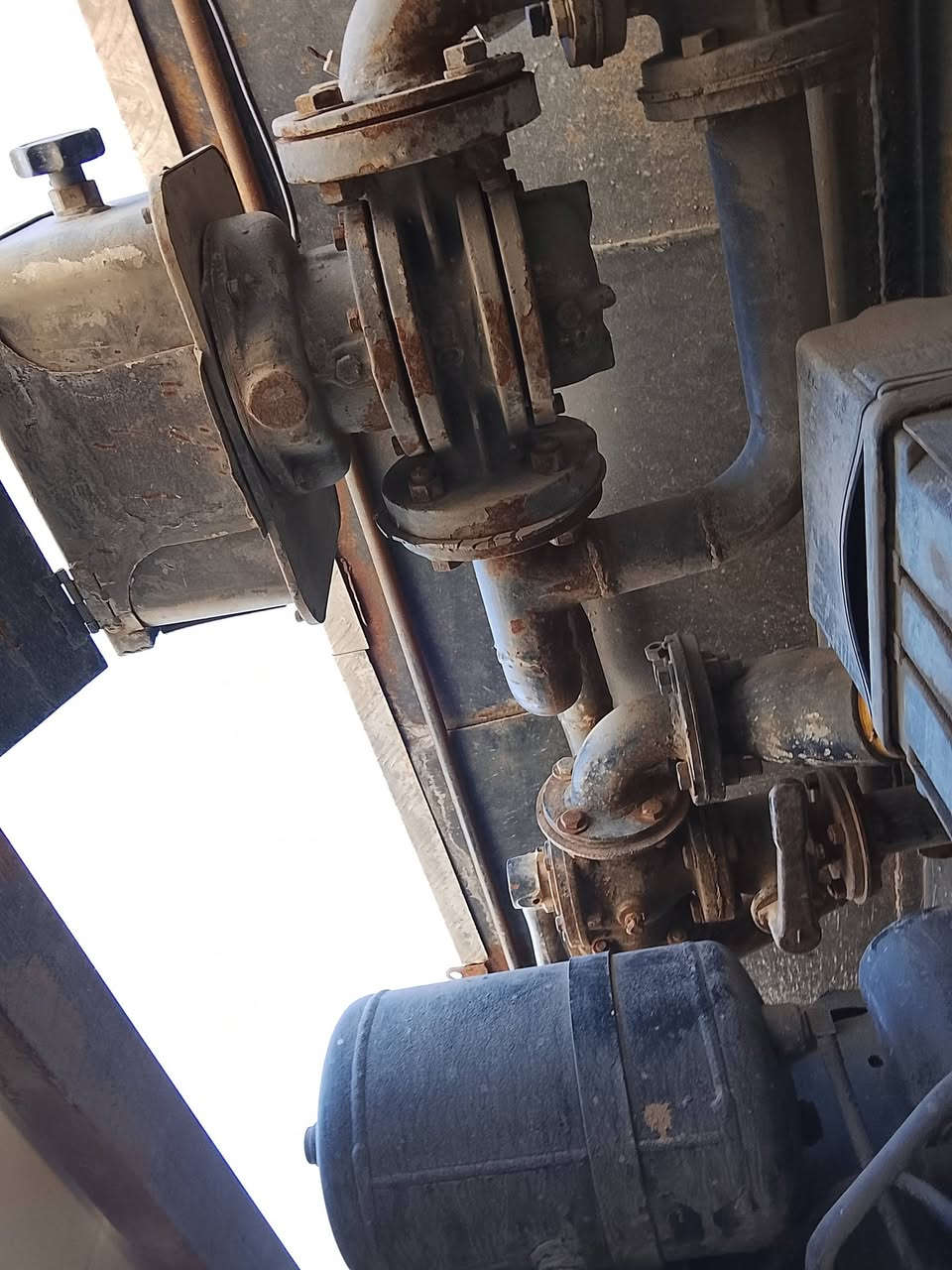 مضخه وعدد البيع مل نفط شقله هي وبوريه كله البيع ***********
