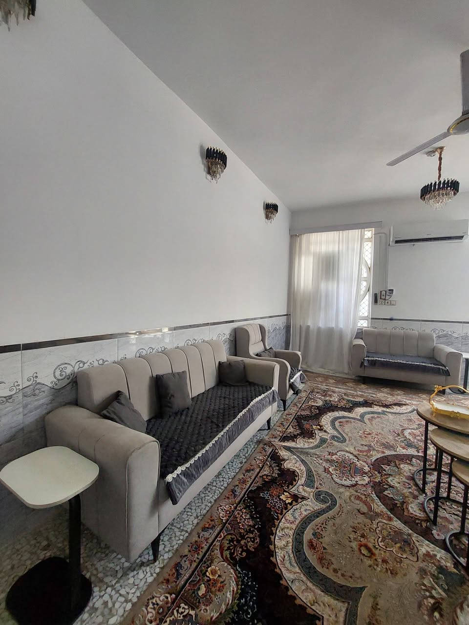 قنفات للبيع ثنين كراسي ووحدة وسط وثنين كبار وياهن طبلات 4 نفس الي بالصورة  نريدهن ب 400 وبيهن مجال اذا تردون الوجوه ملاتهن هم نريد نبيعهن 
العنوان شارع المطار الجديد قرب الجوهرة


**إذا كنت صاحب هذا الإعلان وتريد حذفه لأي سبب، رجاءا أرسل رسالة إلى الدعم الفني**