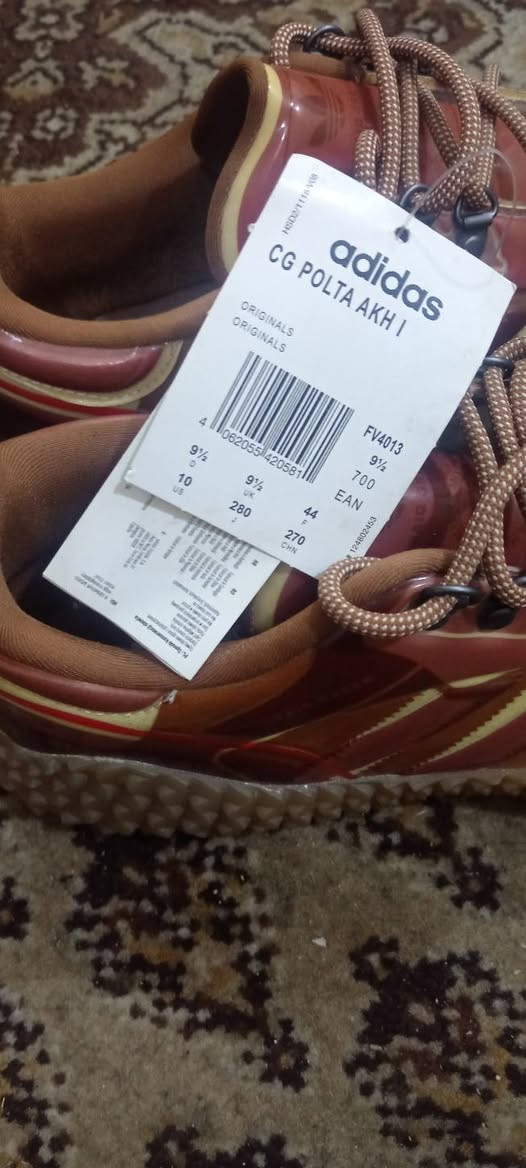 حذاء رياضى من تعاون adidas Craig Green x Polta AKH I باللون البنى، يتميز بنعل مطاطى ذو نتوءات بارزة.
وكاله القياس 44 سعره بالوكاله 300 دولار رايده ب75 ملاحظة لا يوجد توصيل للاستفسار خاص مكاني شارع فلسطين


**إذا كنت صاحب هذا الإعلان وتريد حذفه لأي سبب، رجاءا أرسل رسالة إلى الدعم الفني**