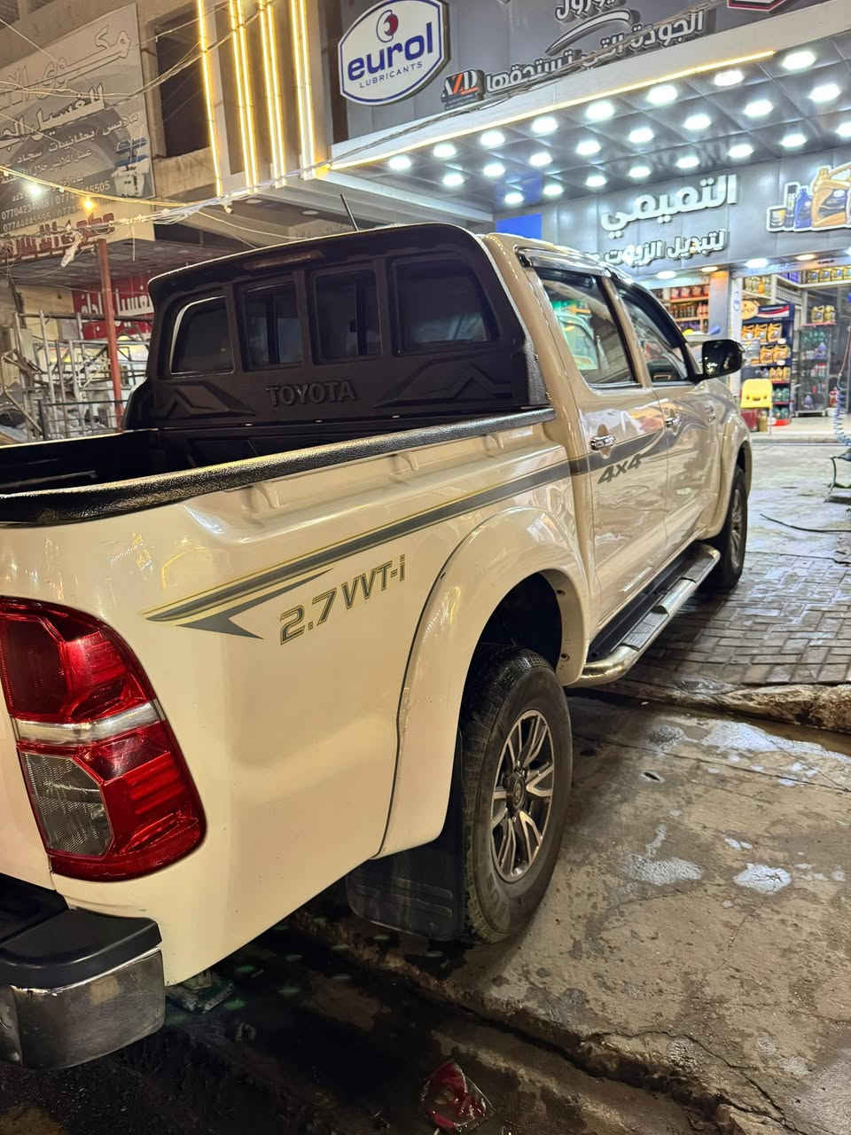 تويوتا هايلوكس 4 ويل
موديل 2015
محرك 2700
ماشيه 250ك
رقم اربيل بأسمي تحويل مباشر
تدفئه تبريد 
ضررها بس شخط بالباب الي عكس السائق الخلفي
عنوان بغداد الدوره
***********
