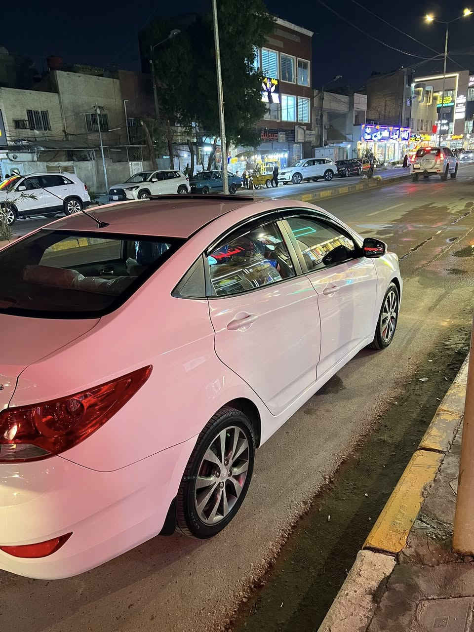 السلام عليكم اكسنت ١٥ خليجي محرك ١٦٠٠  بسمي السيارة بيهه قطعتين صبغ فقط غير شي اني مسول محرك كير مكفولات صدر امامي خلفي جديد فتحه فول عدة البصمه شاشه كامرة تحكم استيرن تبريد ثلج تدفه داخل جديد مكاني بغداد الحريه السعر شد وثنين رقمي ممتواجد خاص ***********
