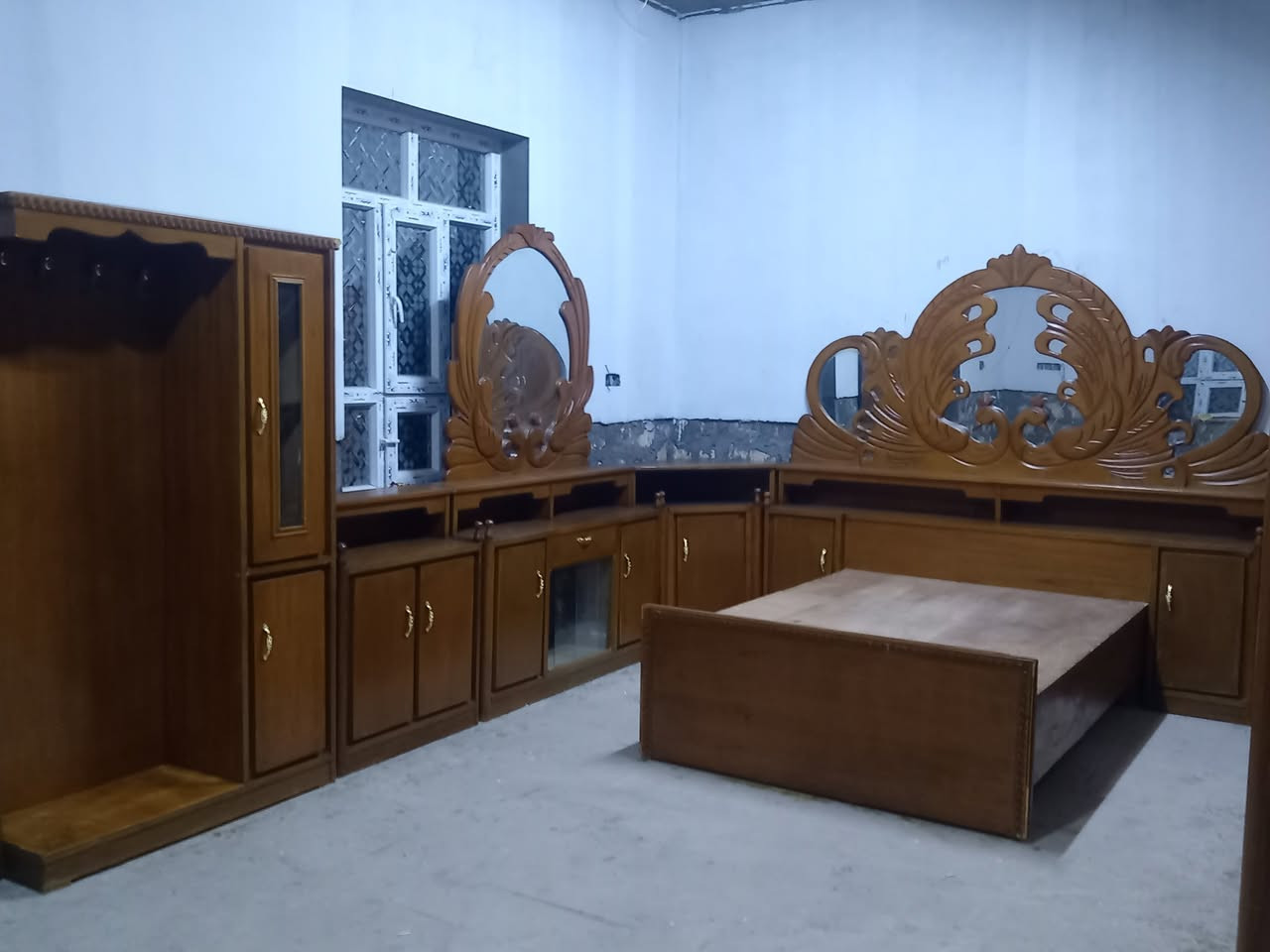 غرفة نوم احطاطه سعر ٧٥٠ قفل قفل العنوان الرمانه البعبيد اكو توصيل بكروه ***********
