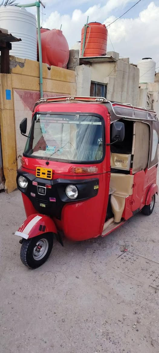 سلام عليكم تكتك باجاج 22 رقم وسنويه شهر 8 كفاله عامه بدي ومكينه جاهزه تخم تاير جبلي مسجل كبل لشارع مابيه اي نقص لسعر5200 وبيه مجال متواجد واتساب متوازي عله بيعته 
وتصال عل خط ‭٠٧٧١ ٥٥٥ ٢٨٤٠‬
