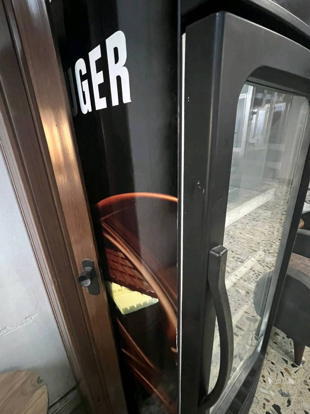 ثلاجه تركيه استعمال فقط شهرين اشتريتها 350,000 اريد ابيعها 200,000 موقع شارع فلسطين ساحه بيروت