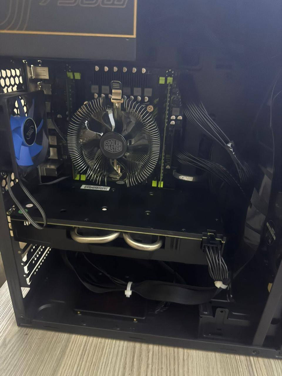 تجميعه للبيع
مواصفات

RX580 8gb

16GB 2600hz

Intel xeno cpu E5_2680v4

Ssd sata 512G

الباور 650w

سعر 500الف 

 سكن داخل اربيل ***********
