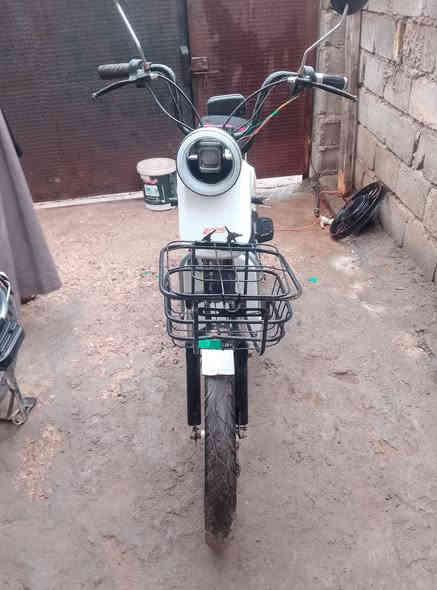 السلام عليكم بايسكل شحن للبيع موديل 2025 نقص شاشة فقط السعر ب 200 وبي مجال الدراجة كاملة شغالة ***********
