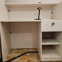 للبيع نظيف جدا جدا ميز كاشير خشب hdf طول 110 عرض 60 سنك المنيوم مع بور...