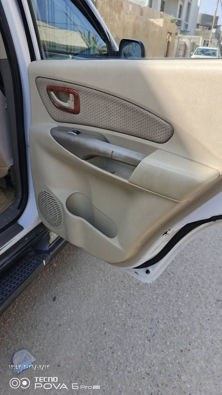 السلام عليكم تحيه طيبه، 
للبيع فقط هونداي توكسان موديل 2010 وارد خليجي داخل بيجي مكينه و كير جدد ما مفتوحات عل شركه شرط الفحص تخم تاير جديد حداديه جديد تتفاءه شغاله تبريد ثلج مكفوله كفاله عامه من الصبغ والفتح والتبديل السياره على وضع الشركه رقم بابل سنويه لغايه 2027 تحويل مباشر خمسه ويل كب اصلي سبير الشركه دوشمه جديده شاشه ايباد جديده اصليه كامره خلفيه داخل صاج دوسات جانبيه اصليه كاعيه مدوشمه جلد السياره جاهزه الاخير شرط تفحص بل سونار خلاف ذلك اتحمل السونار 
السعر/128 وبيهه مجال قليل 
العنوان/بابل محاويل
للاستفسار على صاحب السياره حصراً بدون خاص 
***********
