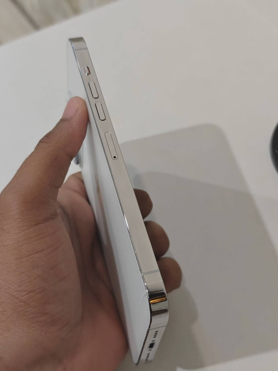 السلام عليكم
ايفون 13 برو ماكس 
🔥و السعر 625 الف دينار 🔥
ذاكره 256
بطاريه 84 بلاد
نضافه %100
نموذج M. امريكي اصلي
بدون ملحقات
العنوان النجف الاشرف
واتساب ***********
