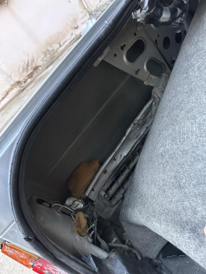 سلاوی خوای گەورە لە هەموو لایەک هاورەیان ئەم BMWمان هەیە بۆ فرۆشتن مۆدیل91 سلایت 4جام کارەبا 520گرێر عادی ماشەلا لە قوەتی 4 تایەی حەسیر لۆک تایەکانیشی تازەن لایت ئەلقە پێش پان تەقەو رەقەی بە شەرت تازە تاقم بیشو دوای داگیراوە بەو شەرتەی هەتا بلی تەقەی نەبی زۆر گپە گیرو مە کینەی بە شەرت سەیارەکەمان علوجە  بەو شەرتەی مالی کەس نە بی موسوبراوەی بە شەرت *********** بۆ سعریش دواوی ٢٨ گەلاو مە جالی کی برایانە شوین جەمجەمال  ئەدمینی♥️
