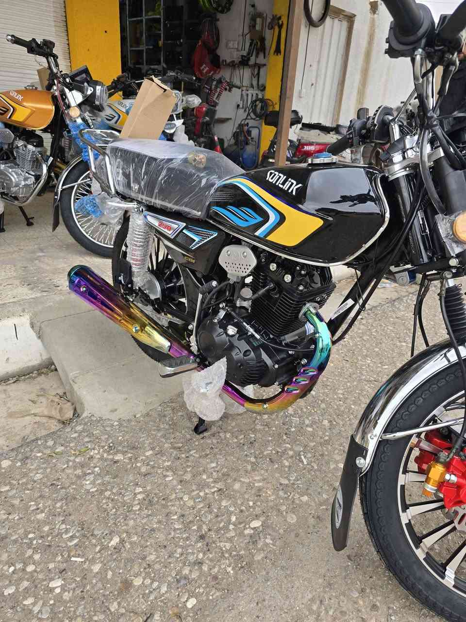 سلام عليكم تم واصل واجبه جديد سيفان5كير محرك 250cc
موجود محرك 200cc SRF 
تاكير محرك 125cc
انواع درجات موجود ياباني اصلي


**إذا كنت صاحب هذا الإعلان وتريد حذفه لأي سبب، رجاءا أرسل رسالة إلى الدعم الفني**