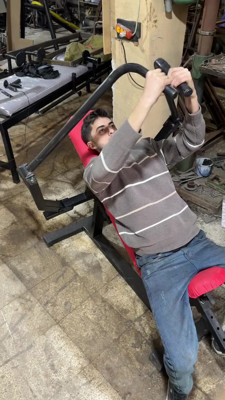 همر صدر البيع متواجد في حلب
بسعر مغري و يوجد شحن لكافه المحفظات السوريه 
و يوجد تفصيل أجهزه رياضيه 
لتواصل ‭0983 124 049‬


**إذا كنت صاحب هذا الإعلان وتريد حذفه لأي سبب، رجاءا أرسل رسالة إلى الدعم الفني**