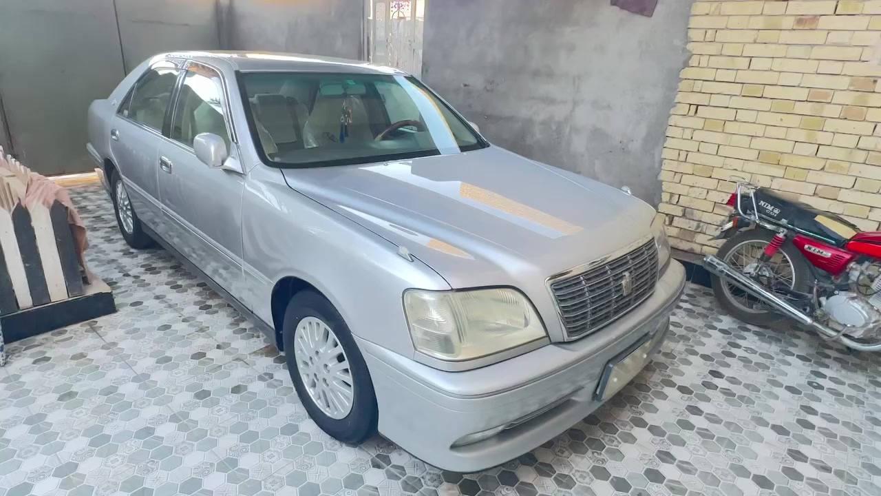 ‏سلام عليكم ‏ملكة كراون موديل 2000 رقم ذي قار سنويه 2027 ‏ كفالة عامة أربع دكم بدون فتحة بالقمره عنوان ذي قار الشطره الاستفسار اتصال على الرقم *********** غير متواجد بالفيس
