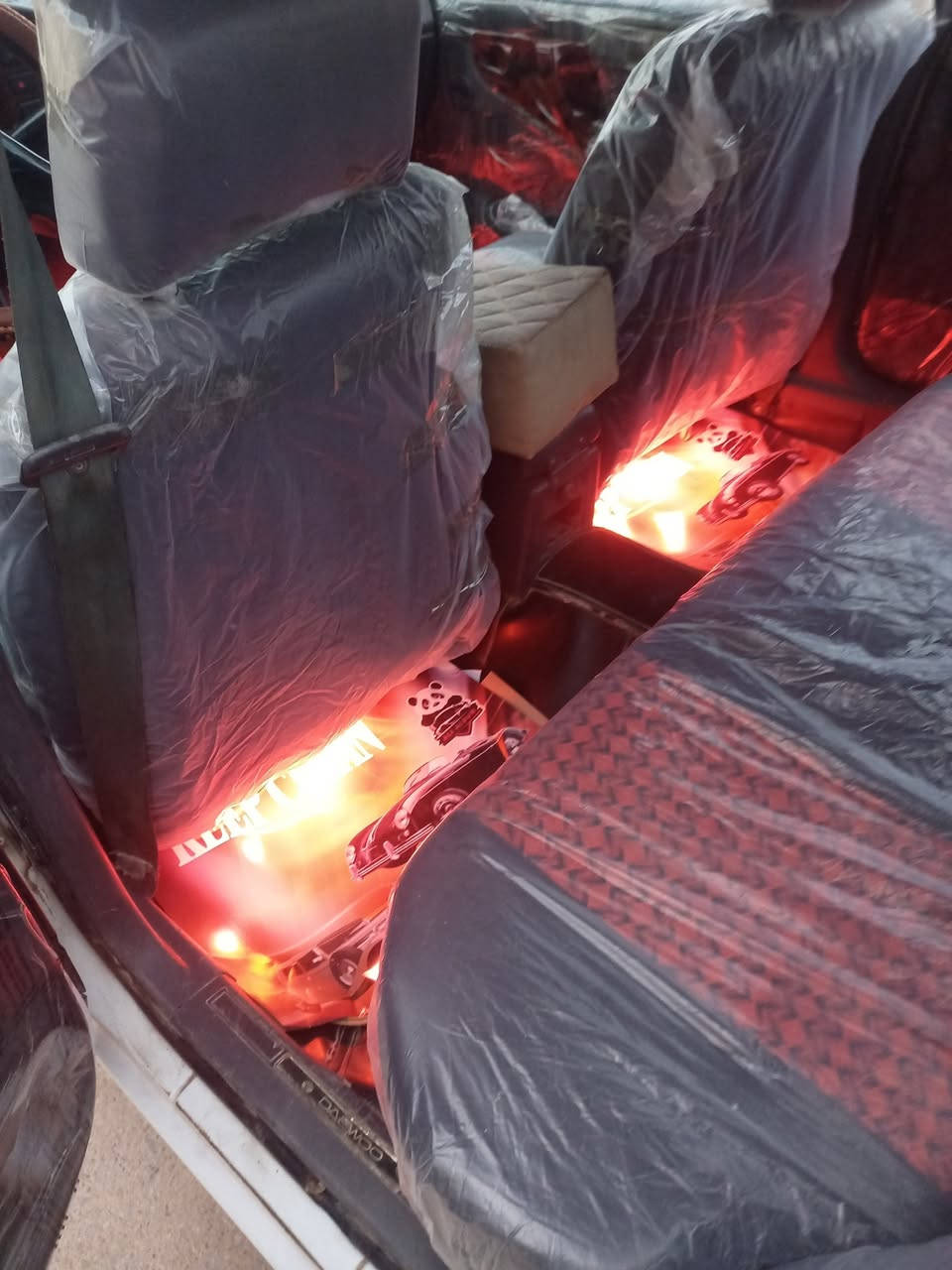 السلام عليكم برنس دايو موديل 1995 رقم بغداد مشروع وطني محرك  مفتوح كير اوتماتيك مصبوغه عام جماليه فقط السعر 42 مكان سياره فلوجه ***********
