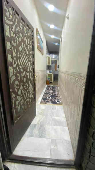 للبيع دار مساحه 100م
الواجه 5م النزال 20م 
في منطقه الطالبيه / خلف حلاويات ماكنتوش
الطابق الأرضي: غرفه نوم + استقبال + مطبخ + خدمات 
الطابق الأول: 2غرف نوم + خدمات 
الطابق الثاني غرفه نوم + سطح + بيتونه

للاستفسار اكثر اتصال بالرقم او مراجعه مكتب الجوهره للوساطة العقاريه***********
