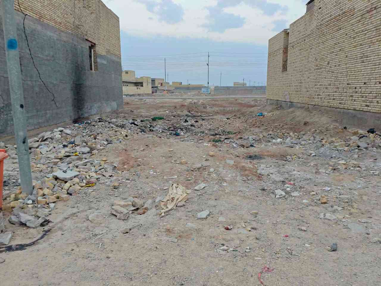 السلام عليكم قطعه للبيع المساحه ٣٠٠ م  الوجهه ١٣ م والنزال ٢٣ م  طابو ٢٥   عرض الشارع ١٥ متر  قريبه ع الركن  ملاحظه الفرع الوحيد كدامه ضهر مال بيت ماعليه  المكان حي القصور


**إذا كنت صاحب هذا الإعلان وتريد حذفه لأي سبب، رجاءا أرسل رسالة إلى الدعم الفني**
