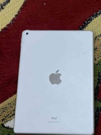 ايباد ايفون 9 لبيع جديد شخط مابيه السعر 400 07882659816