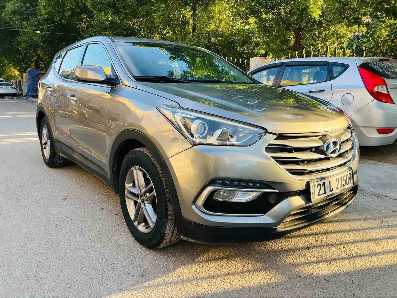 السلام عليكم عندي #سنتافيا سبورت موديل 2018 گير و#مكينه_2400 مكفولات ممفتوحات رقم سليمانيه الدولي الجديد هزه وفحص وسنويه كله جديد تريد تحويل وكاله ثاني يوم محرك #4_سلندر حادثها جاملغ وطرف البنيد صور الحادث والتفاصيل نرفقه يعني سياره بيها صبغ جاملغ وربع بنيد فقط وين ميعجبك افحص بدون دواخل لغود وشواصي كفاله عامه بدون ايرباك جميع الايرباكات سليمه سياره #ماشيه_71 mi صدر جديد تخم تايرات جديد مواصفات نص فول شاشه وكامره دواره فول تحكم ستيرن جهتين كروز مثبت السرعه مانع الانزلاق نضام صعود ونزول جبال مود درايف ثلاثه انضمه قياده سبورت وسمارت وايكو اقتصاد البانزين AWD فور ويل داخل لونين بيجي واسود يدات نيكل لايتات زينون وبعد بيها مواصفات اكثر #_السعر_147 ومجال بسيط للشراي  للاستفسار الاتصال *********** مكانها بغداد الرصافه بغداد, العراق
