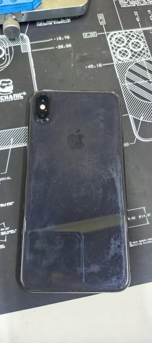 أكس اس ماكس
ذاكرة 256 

بطارية 81‎%‎ بلادي 

مبدل فقط شاشه اصلية 

نضافة 100‎%‎ مكفول على الفحص كلة شغال 

السعر خاص. 

العنوان نجف كوفة ***********
