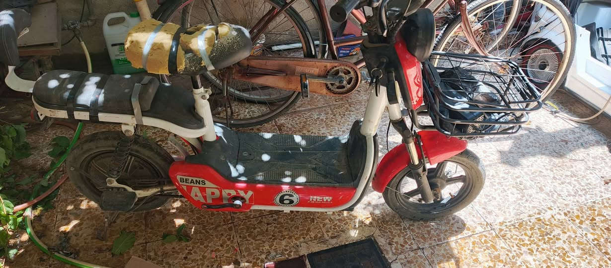 السلام وعليكم ماطور شحن للبيع النضافه كدام العين شغال ما بي شي 
٤ بطاريات كلو شغال 
السعر 120

***********
