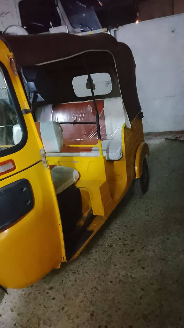 السلام عليكم تكتك موديل ٢٠١٩شهر ١١ معمره بس دوس ال#سعر ٦ ملاين وبيه رقم وسنويه  مجال مكان بغداد حي البتول للتصال ***********
