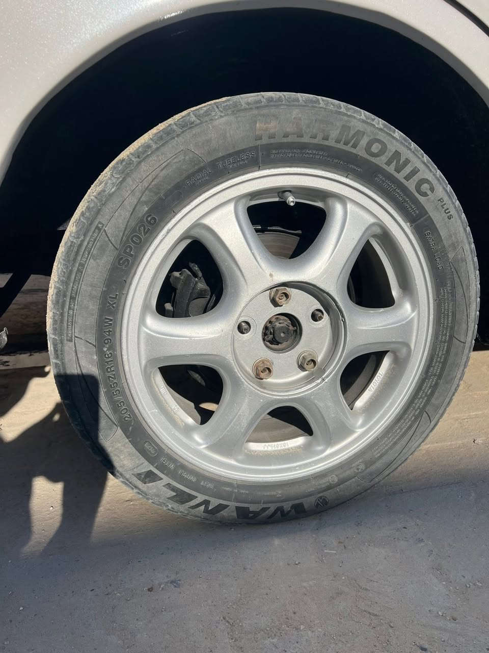 سلام عليكم ويل مارك ال2000  عماني ون سايز الا ضربه ولا عواج نقصه كبات ***********
